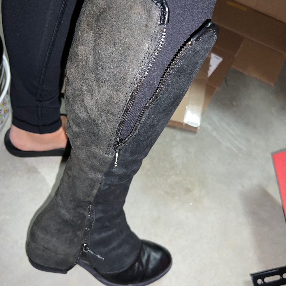 Black Donald Pliner Reverse Boots Size 5.5